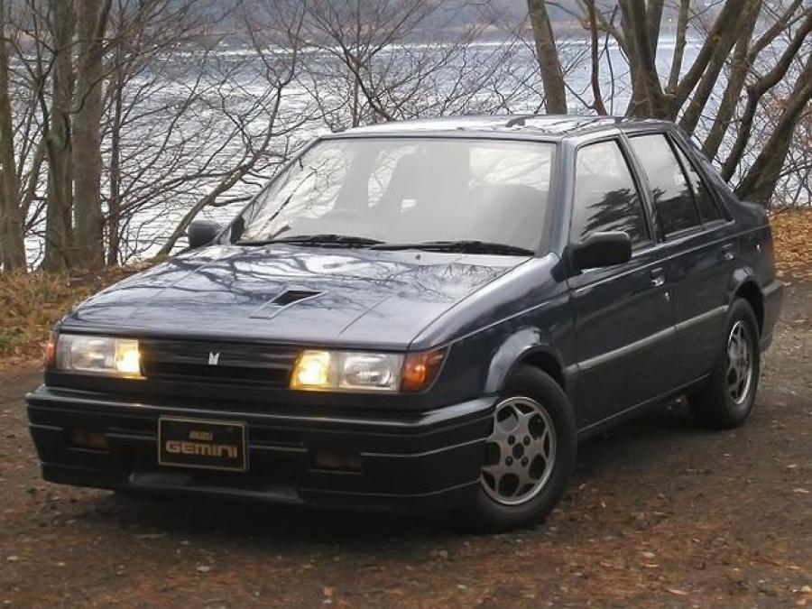 Isuzu Gemini Sedan '1987